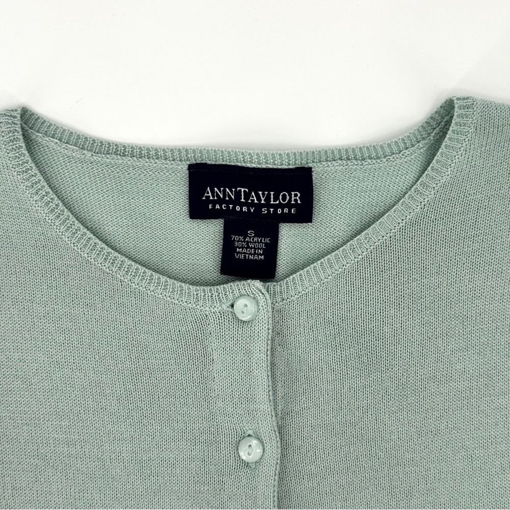 Ann Taylor Lightweight Wool Knit Blend Button-up Fitted Cardigan - Picture 6 of 9